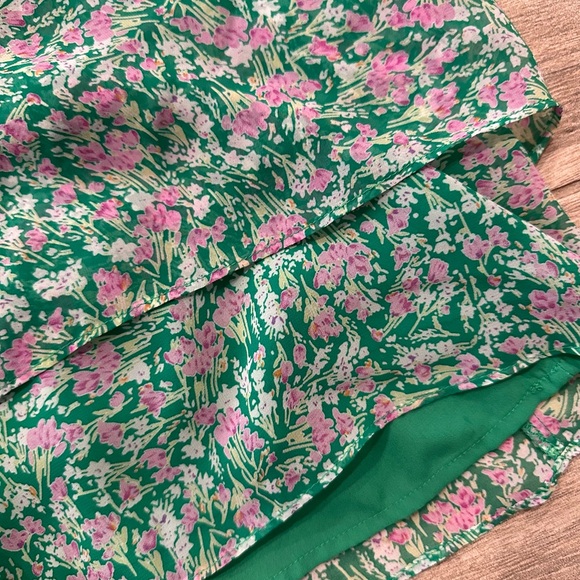 Skies are blue woman’s skirt - Picture 2 of 3